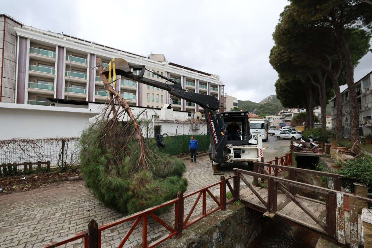 Turizm Cennetinde Alarm, Marmaris’te 15 Günlük Fırtına Bilançosu 7